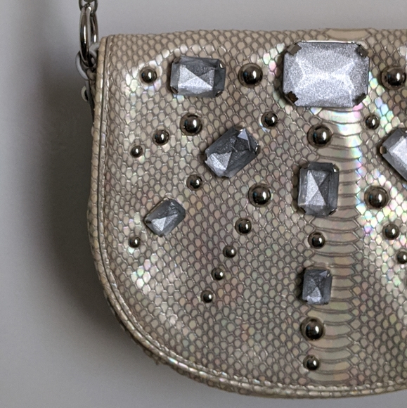 🆕 Rafe Belle Iridescent Faux Snakeskin Silver Gold Crossbody Chain Purse Bag - Picture 4 of 16